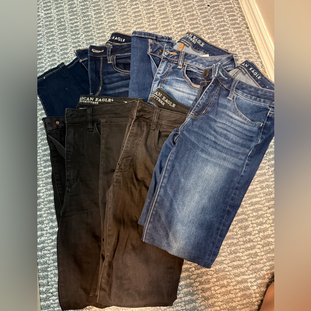 5 Pairs American Eagle Outfitters Black and Blue Skinny Jeans SHORT